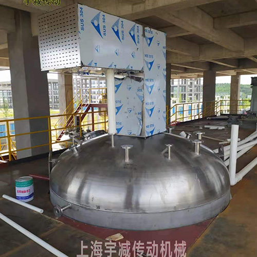 45KW不锈钢医药搅拌设备现场安装调? title=