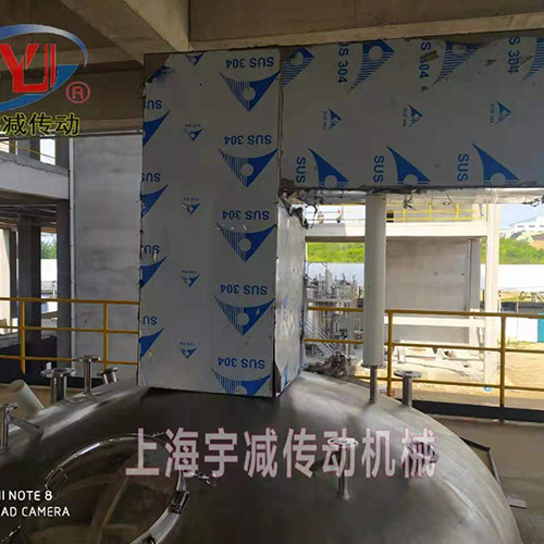 45KW不锈钢医药搅拌设备现场安装调? title=