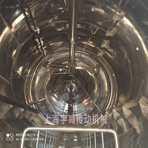 45KW不锈钢医药搅拌设备现场安装调? title=